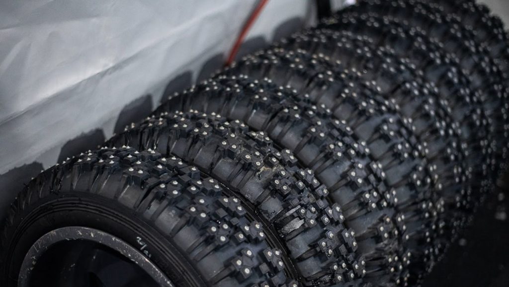 Les pneus cloutés de compétition | Ameg Group